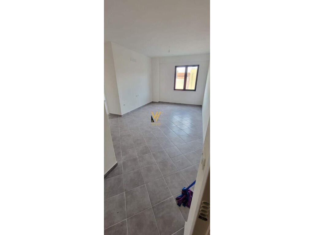 Jepet Apartament 2+1+2+ballkon me qera te Stacioni i Trenit 92 m2 4