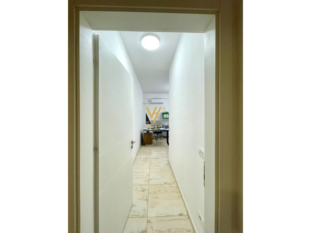 Shitet Ambient Biznesi te Kompleksi Kika 2 , Komuna e Parisit 105 m2 4