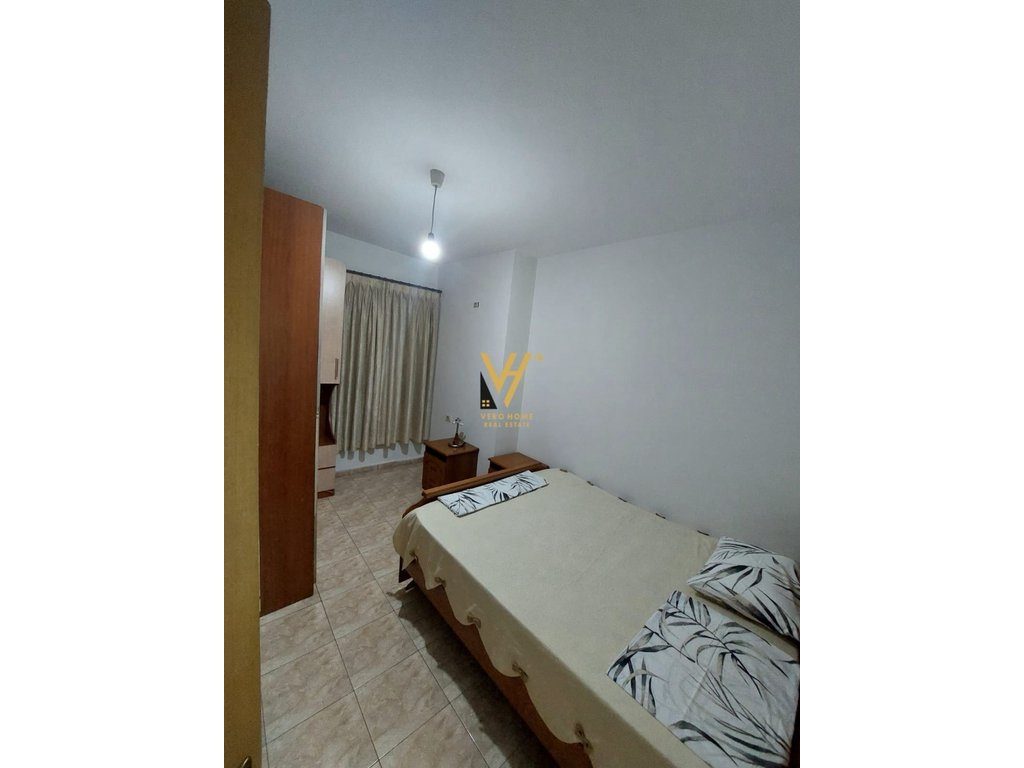 JEPET APARTAMENT 2+1+2BLK ME QERA TE KOPSHTI BOTANIK 60.000 LEKE 3
