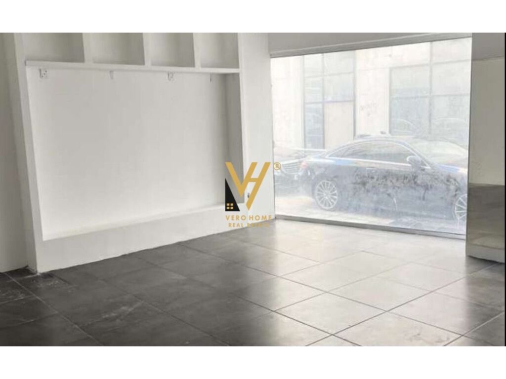 Jepet Ambient Biznesi me qera ne Laprake 200 m2