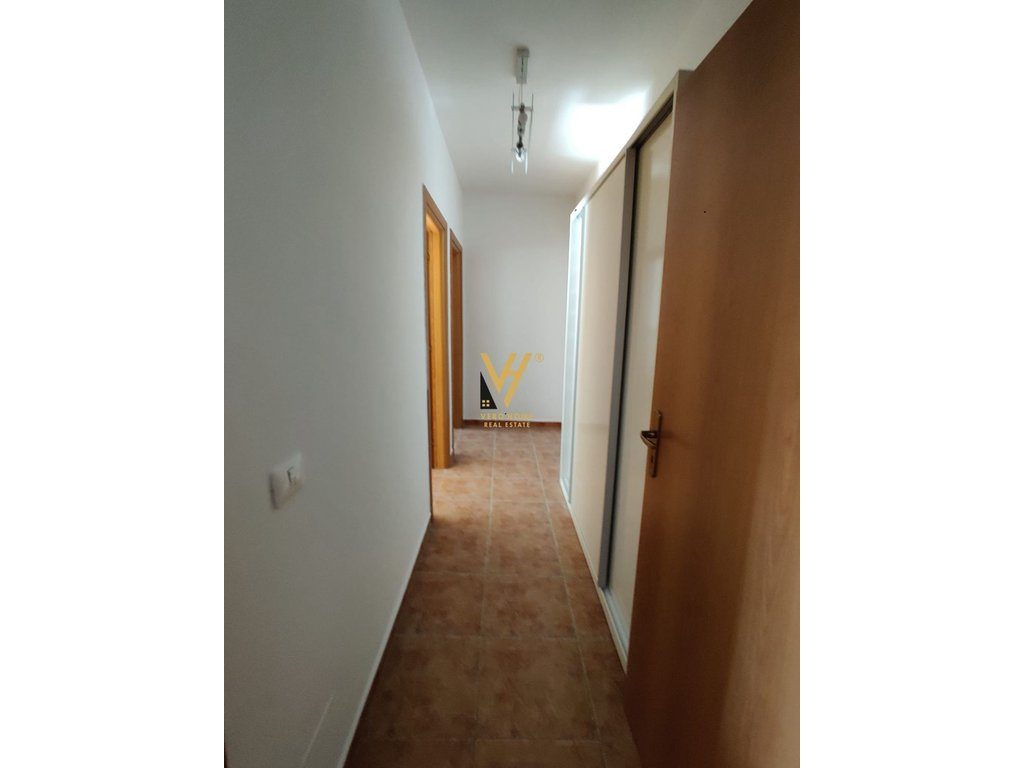 JEPET APARTAMENT 2+1+2+BLK ME QERA NE MYSLYM SHYR 1.000 EURO 3