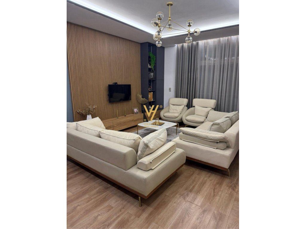 JEPET APARTAMENT 3+1+3+2BLK ME QIRA TE KOMUNA E PARISIT 1.000 EURO 2