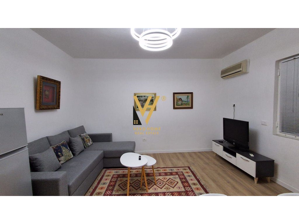 JEPET APARTAMENT 1+1 ME QERA NE QENDER 70.000 LEKE
