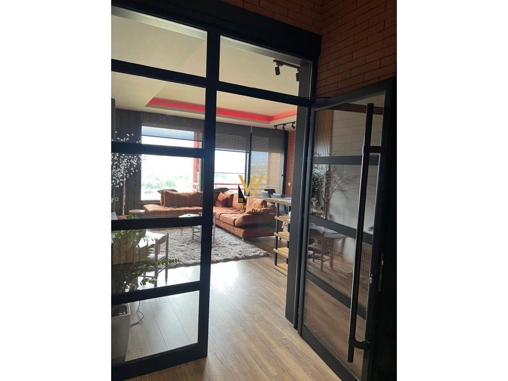 JEPET DUPLEX ME QERA 3+1+3+ 2BLK TE RRUGA PETI 1.900 EURO