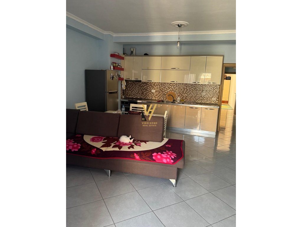 JEPET APARTAMENT 2+1+BLK ME QERA NE ASTIR 470 EURO 2