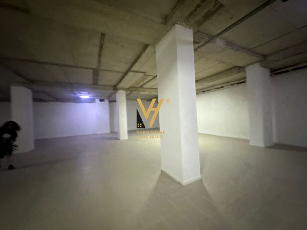 Jepet Ambient Biznesi me qera ne Qender 620 m2 2