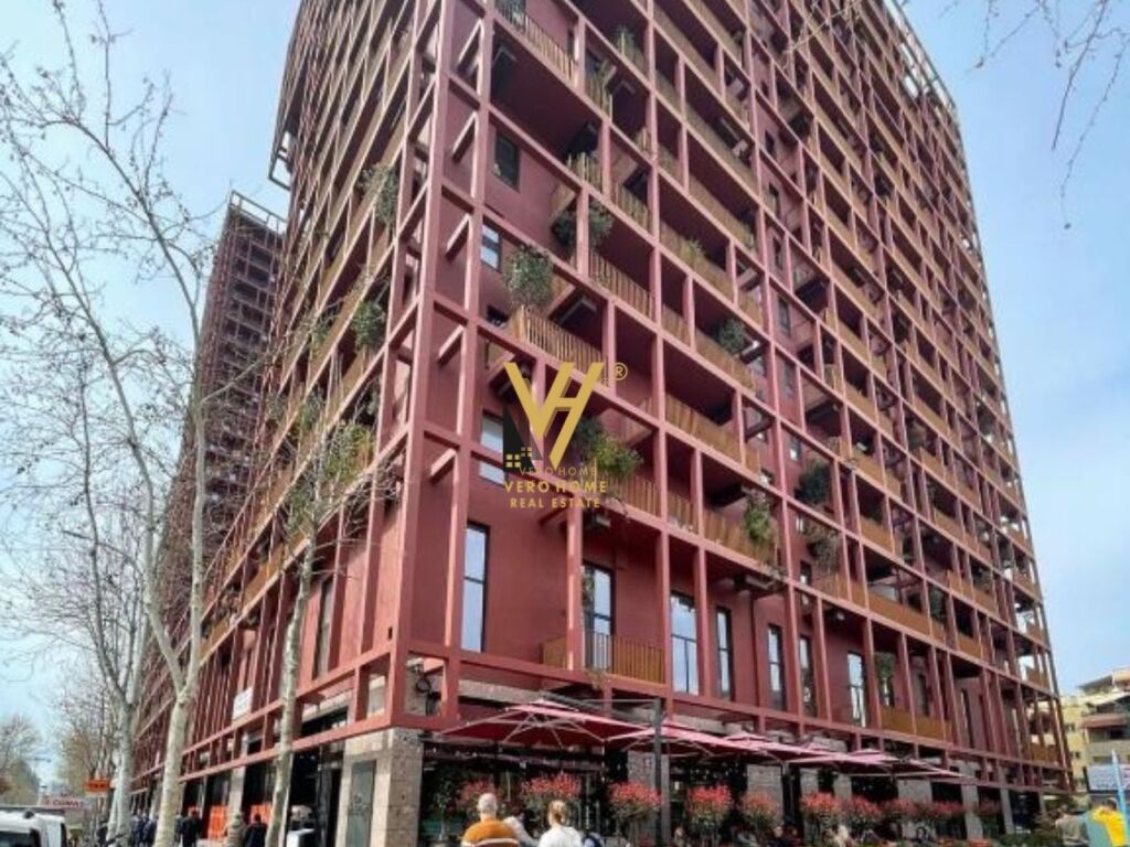 JEPET ZYRE 160 M2 ME QERA TE RRUGA E KAVAJES 2.000 EURO 1