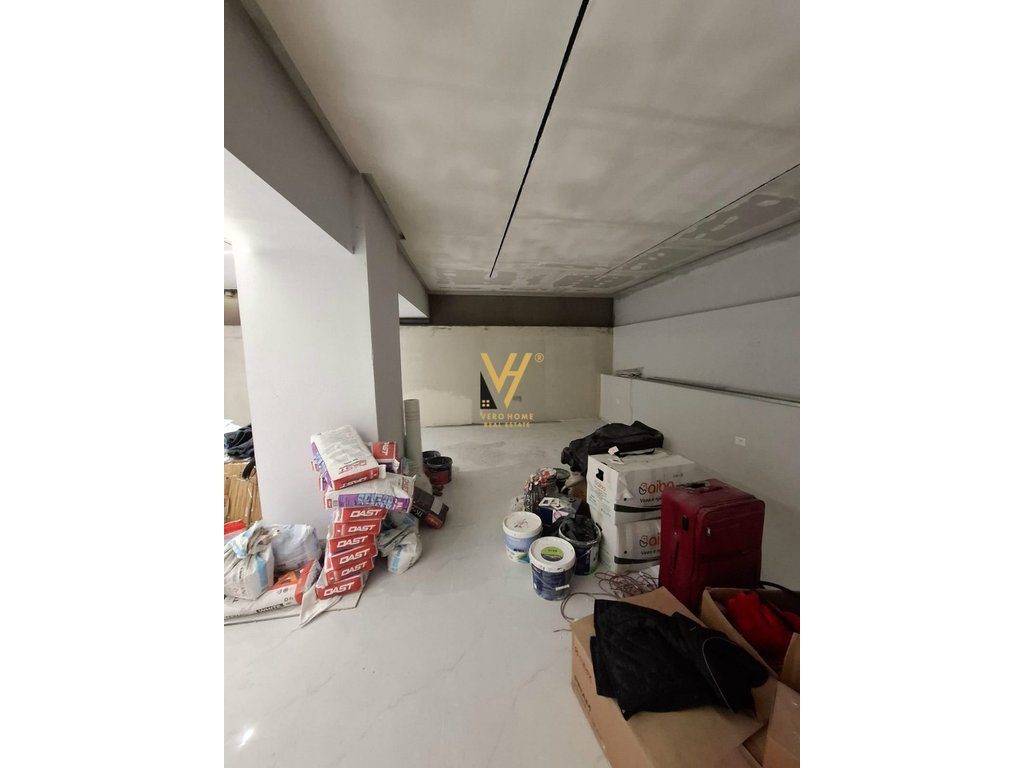 JEPET BODRUM 120 M2 ME QERA TE KOMUNA PARISIT 1.200 EURO 1