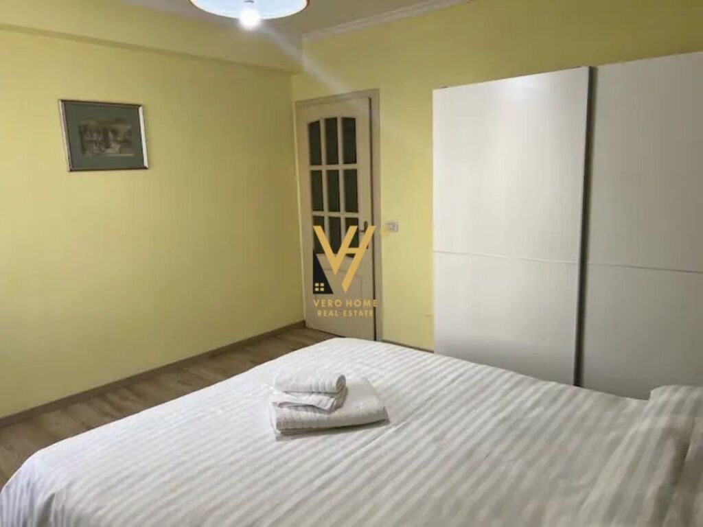 Jepet Apartament 3+1+2+ballkon me qera te Stacioni i Trenit 150 m2 2