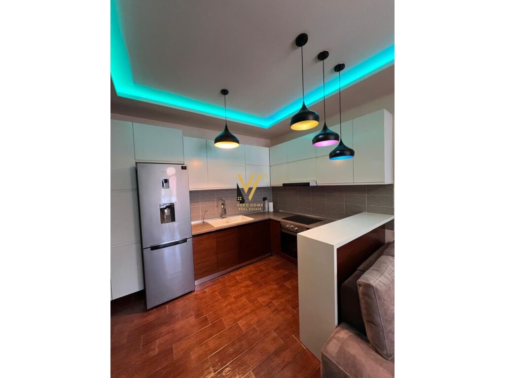 Shitet Apartament 1+1+ballkon te Spitali American 3 , Yzberisht 85 m2 2