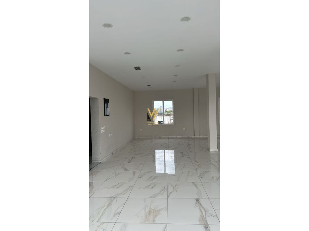Jepet Ambient Biznesi me qera ne Laknas 180 m2 2
