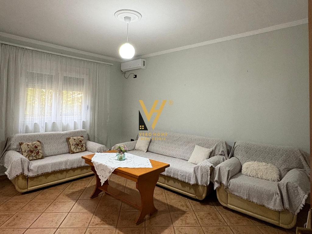 JEPET APARTAMENT 1+1 ME QERA NE LAPRAKE 45.000 LEKE