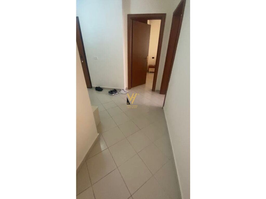 Jepet Apartament 2+1+ballkon me qera te Unaza e Re 98m2 4