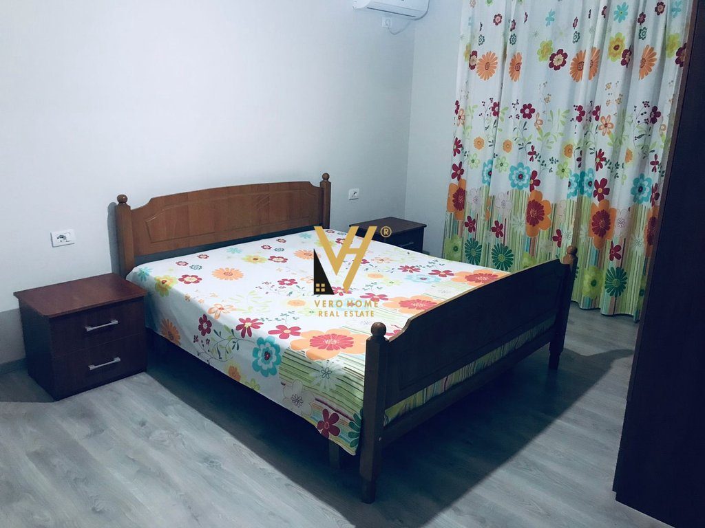 JEPET APARTAMENT 2+1 ME QERA TE RRUGA NDRE MJEDA 50.000 LEKE 3