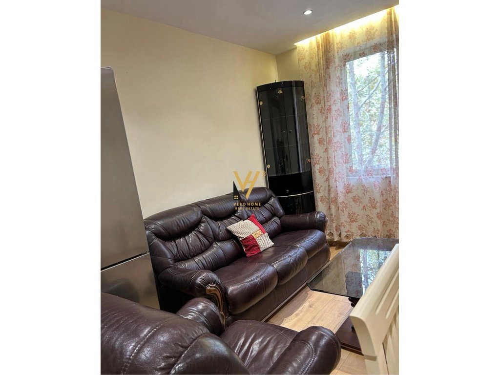 JEPET APARTAMENT 2+1 ME QERA TE BLV BAJRAM CURRI 550 EURO
