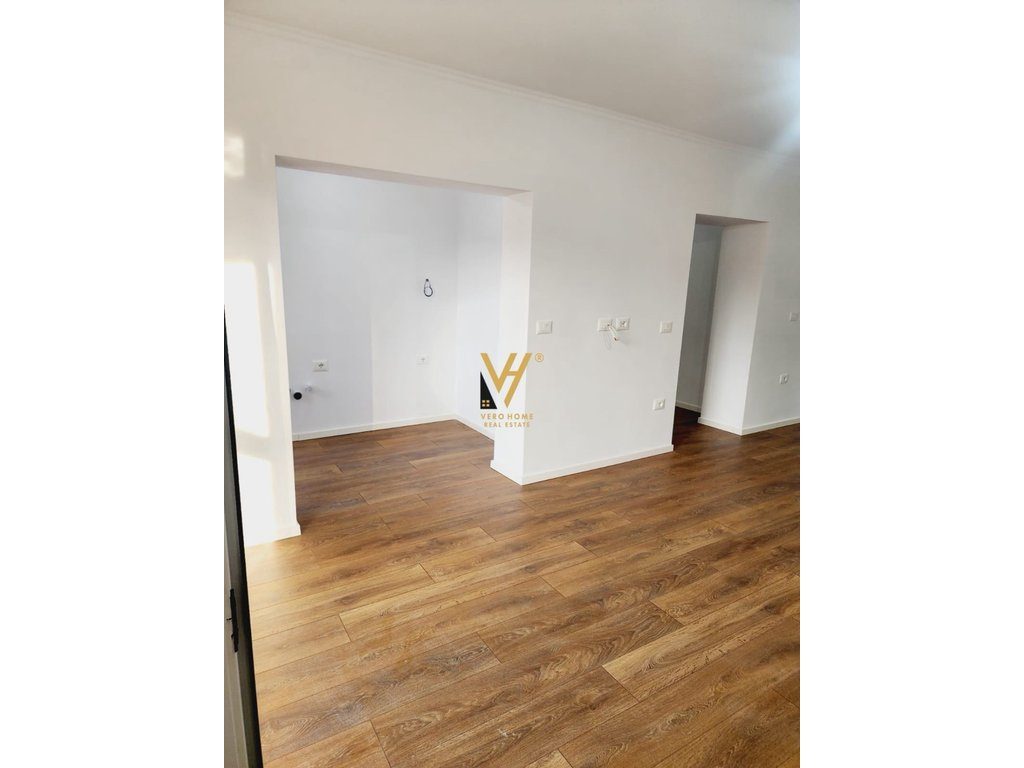 SHITET APARTAMENT 2+1 NE ALI DEM, SHKOLLA 1 MAJ 155.000 EURO 3