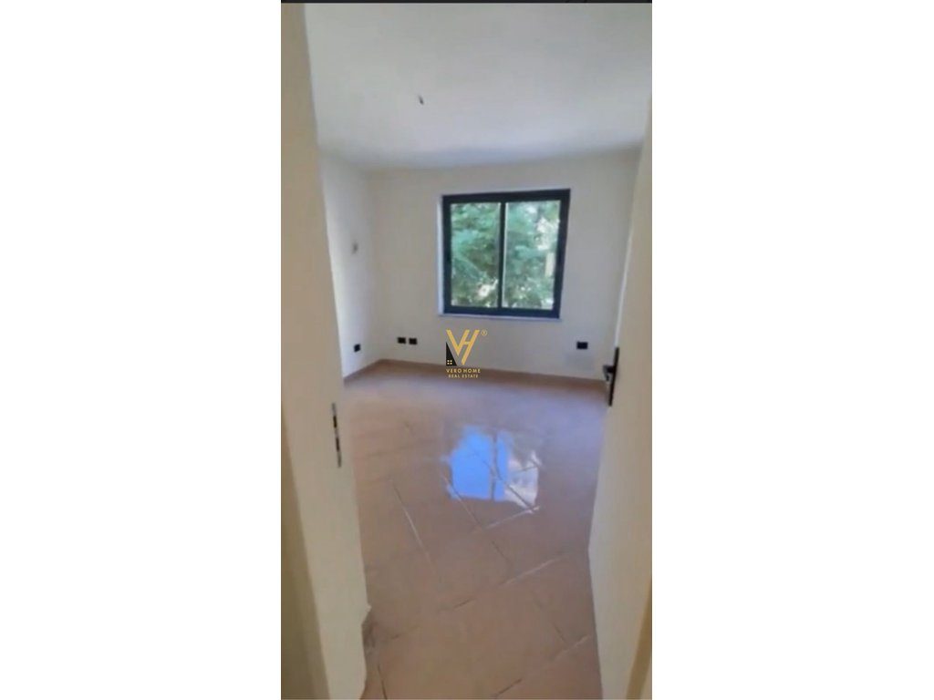 JEPET ZYRE 70 M2 ME QERA TE TIRANA E RE 65.000 LEKE 2