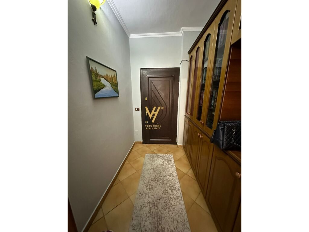 Shitet Apartament 3+1+2+ballkon te Komuna e Parisit 94 m2 2