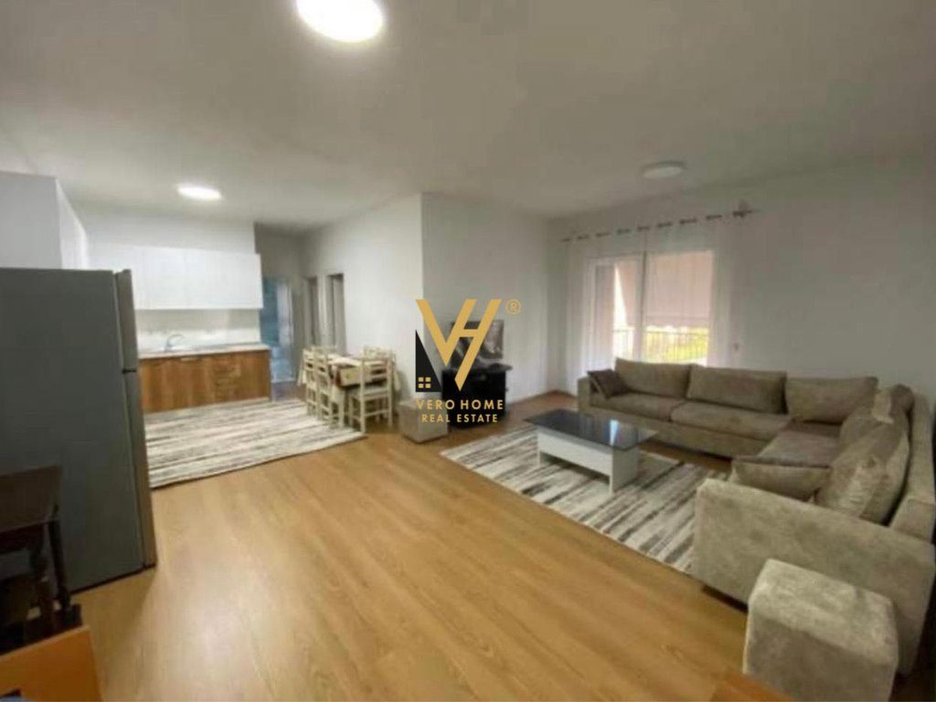 JEPET APARTAMENT 3+1+2 ME QIRA TE 5 MAJI 650 EURO