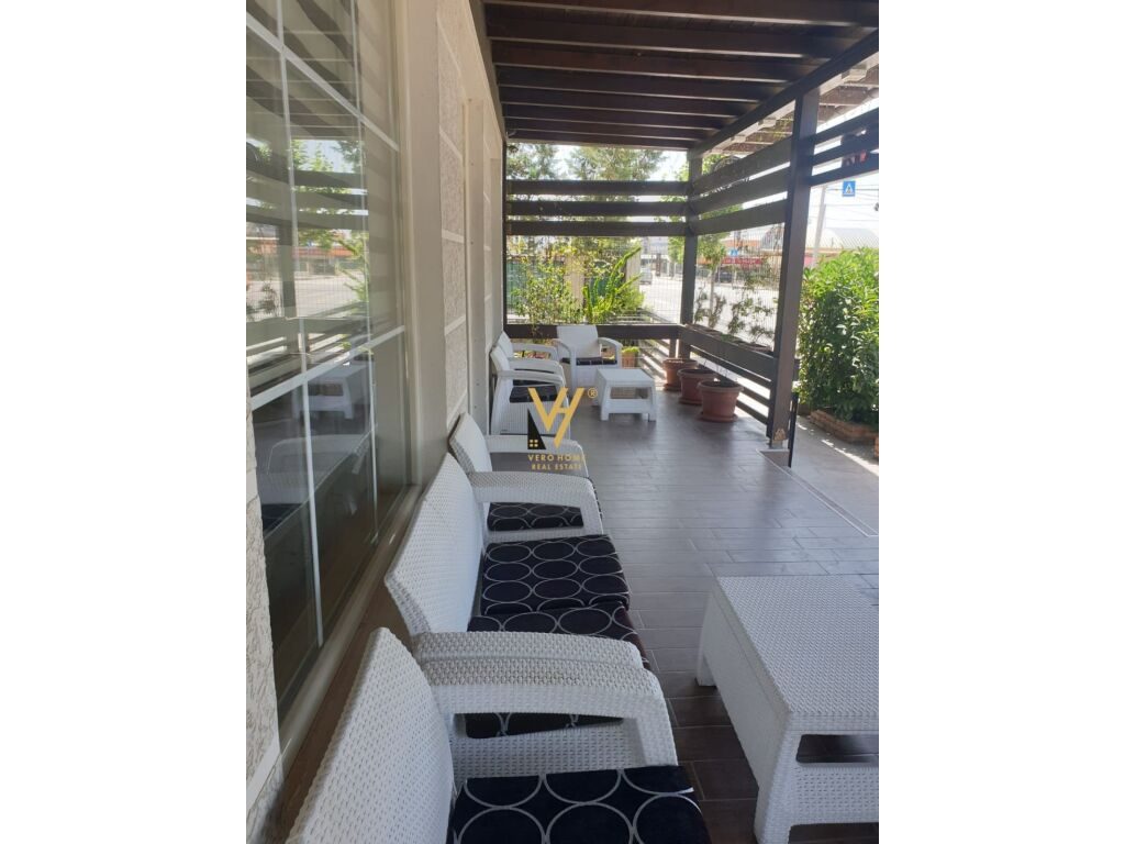 Shitet Bar-Kafe ne Kavaje 340 m2