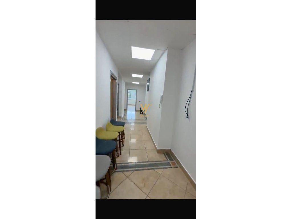 JEPET ZYRE 330 M2 ME QIRA NE BLLOK 4.000 EURO 3