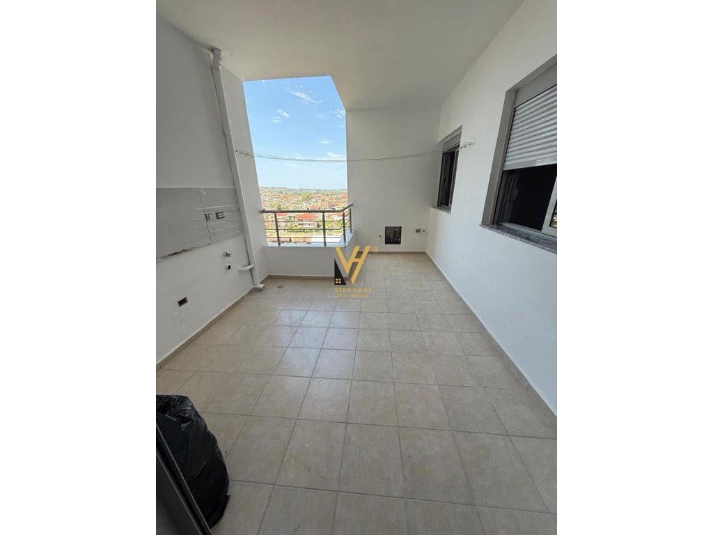 SHITET APARTAMENT 2+1+2 NE FIER 8.800.000 LEKE