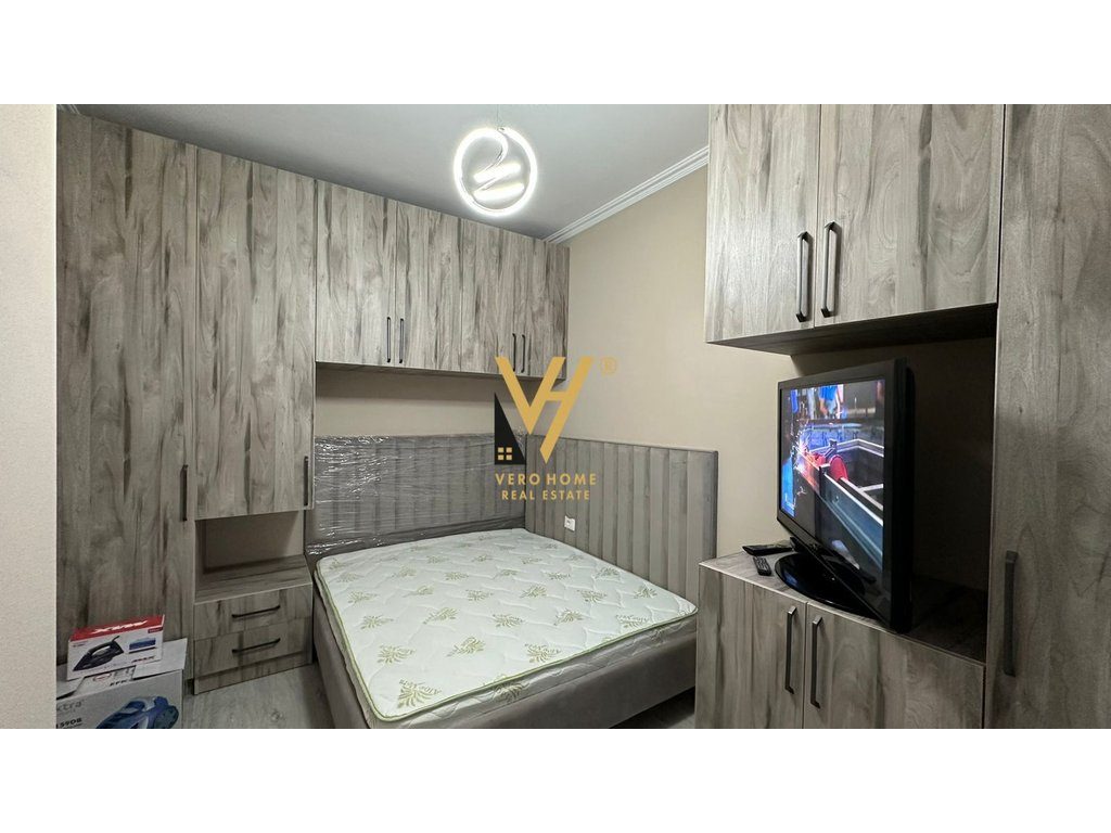 JEPET APARTAMENT 1+1+BLK ME QERA TE PAZARI I RI 600 EURO 4
