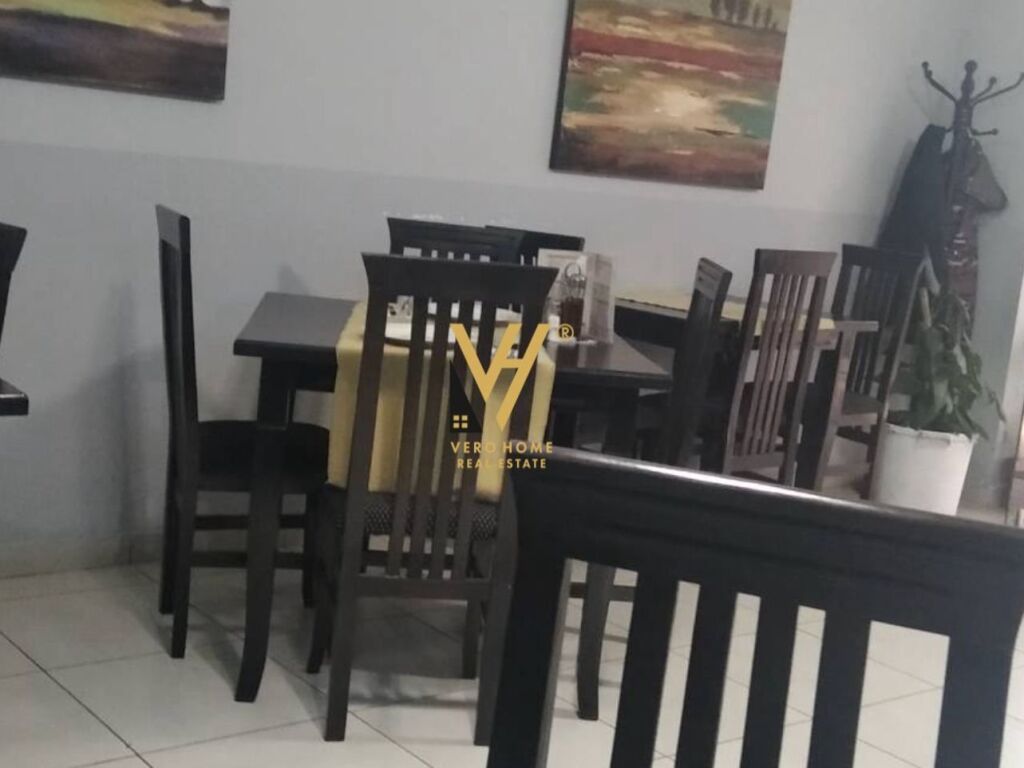 Jepet Bar-Kafe me qera Te Stadiumi Selman Stermasi 82 m2