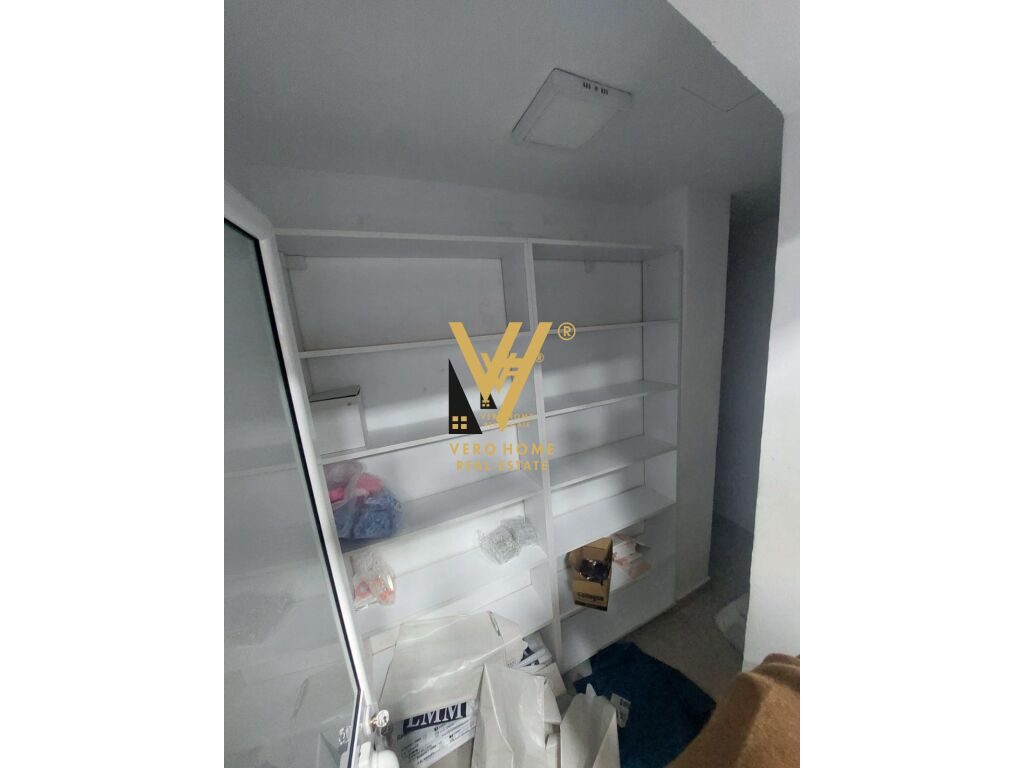 JEPET DYQAN 50 M2 ME QERA TE RRUGA E DIBRES 1.200 EURO 2
