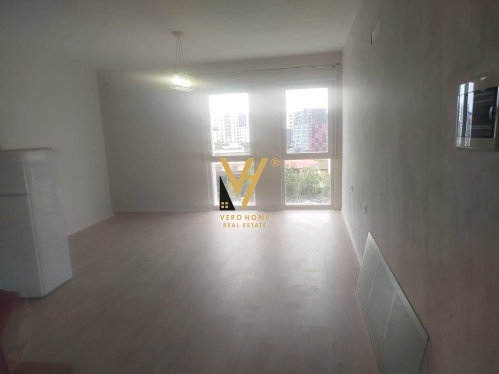JEPET APARTAMENT 2+1+2BLK ME QERA TE BULEVARDI I RI 50.000 LEKE 2