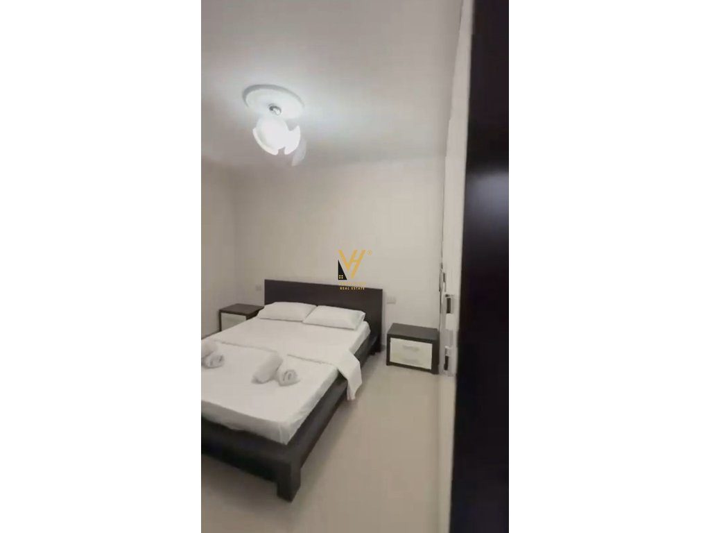 JEPET APARTAMENT 3+1+BLK ME QERA TE PAZARI I RI 90.000 LEKE 3