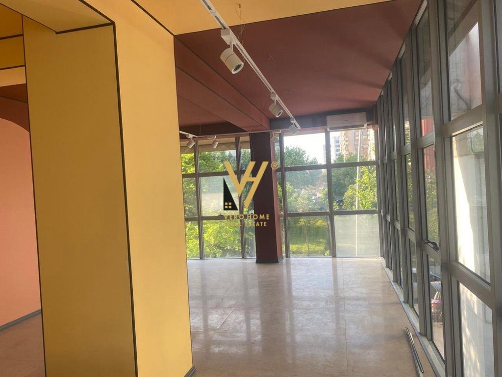 JEPET ZYRE 80 M2 ME QIRA TE IRFAN TOMINI 1.050 EURO 3