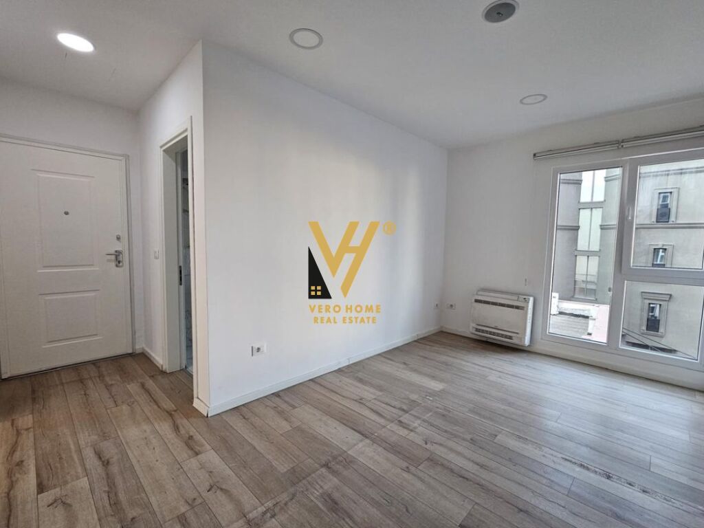 JEPET ZYRE 175M2 ME QERA TEK RRUGA E ELBASANIT 2.300 EURO 1