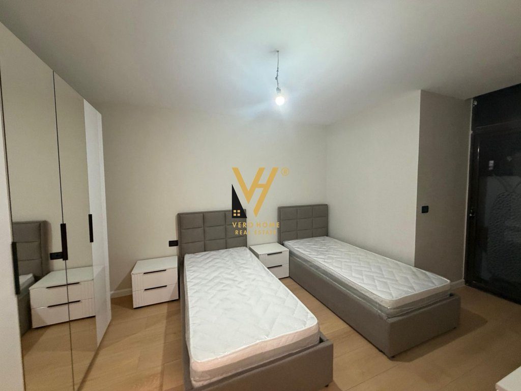 JEPET APARTAMENT 2+1+BLK ME QERA PERBALLE DELIJORGJIT 80.000 LEKE 2