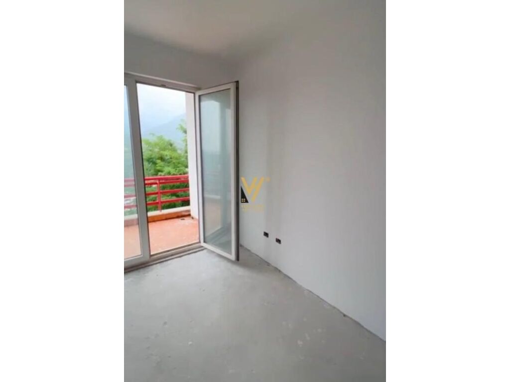 Shitet Apartament 2+1+2 te Fresku 164 m2 3