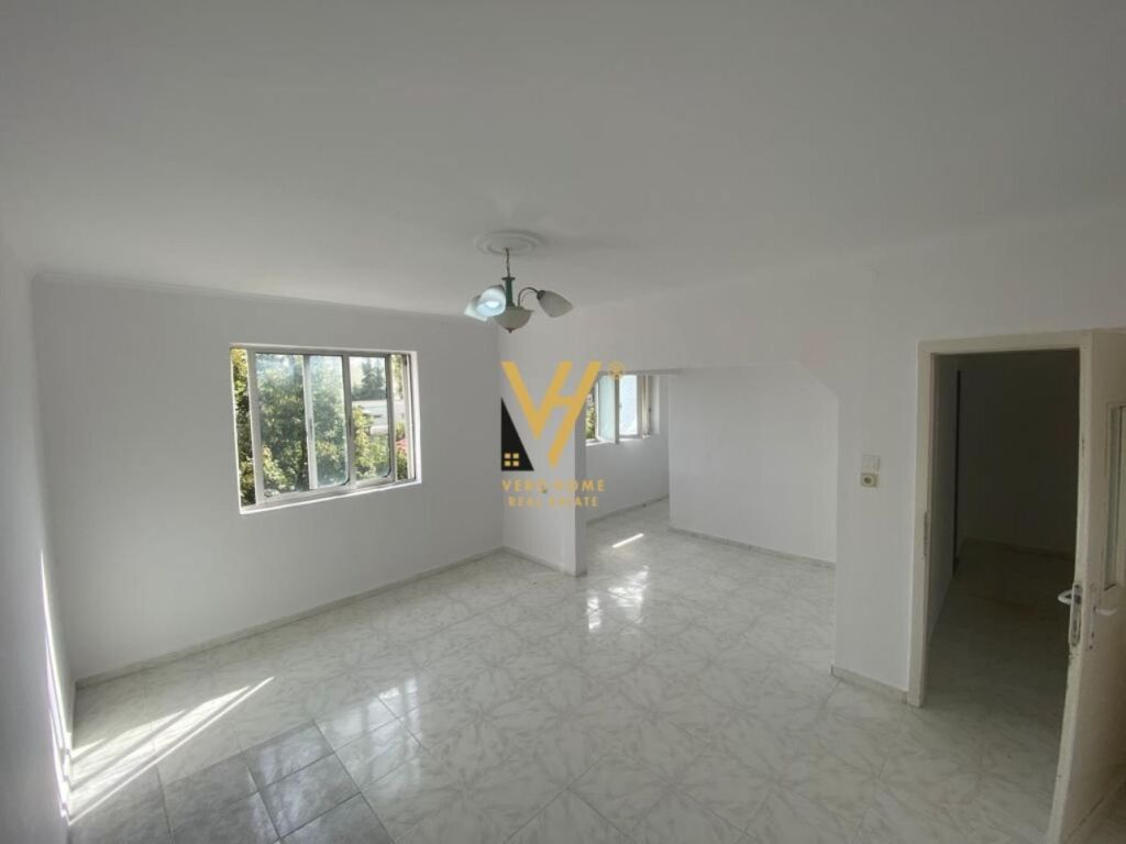 Shitet apartament 1+1 te Rruga Niko Avrami 54 m2 4