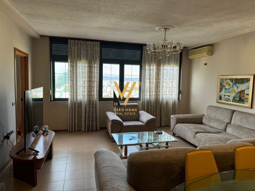 Jepet Apartament 2+1+2+ballkon me qera te Sheshi Skenderbej 120 m2 2
