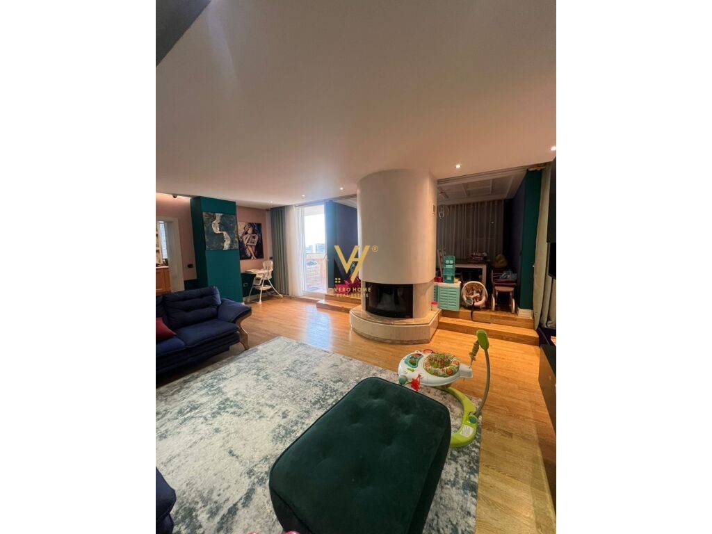Jepet Apartament 2+1+2+ballkon me qera ne Qender 169 m2 2