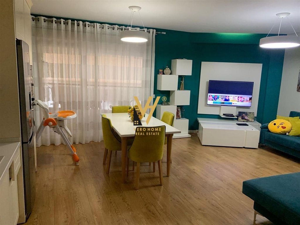 JEPET APARTAMENT 2+1+BLK ME QIRA TEK KONTAKTI 800 EURO 2