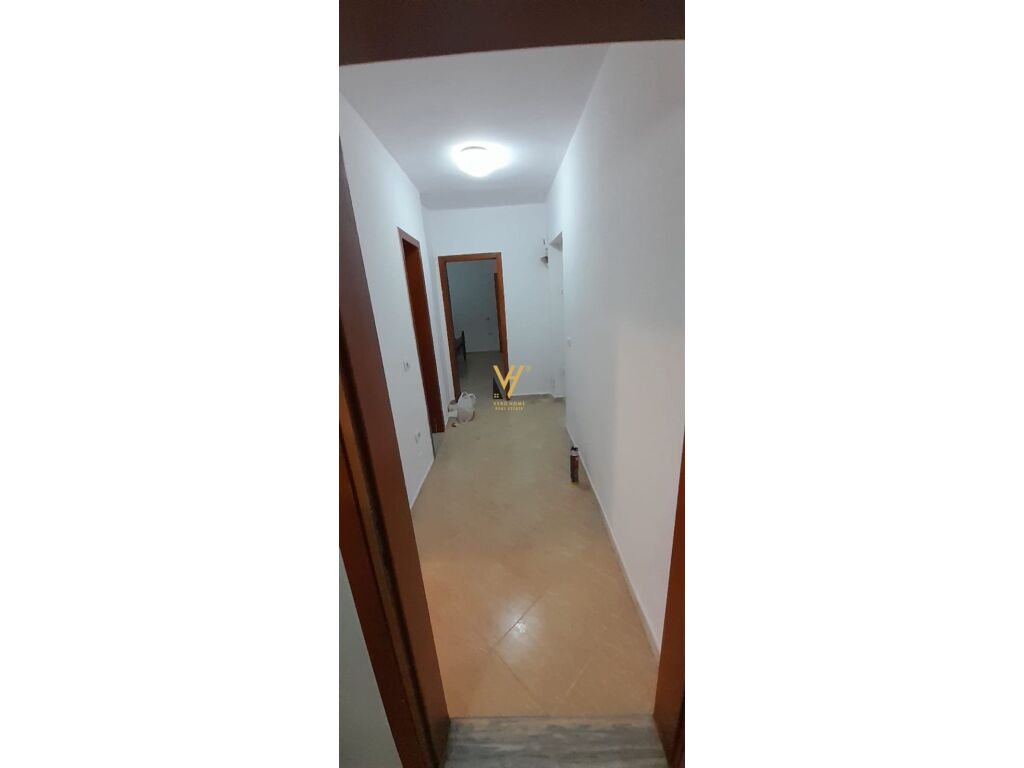 Jepet Apartament 2+1 me qera te Pazari i Ri 50 m2 4