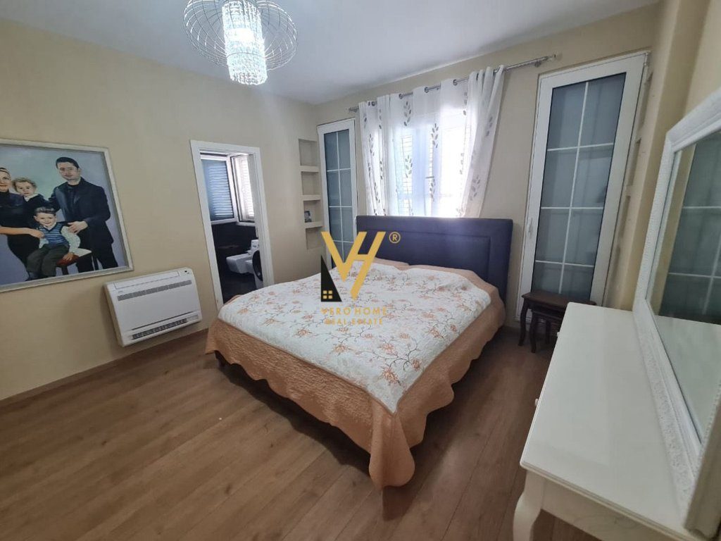 JEPET APARTMENT 3+1+2 ME QIRA TE LIQENI I THATE 100.000 LEKE 3
