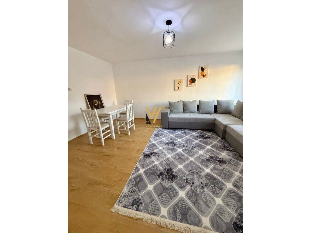 JEPET APARTAMENT 1+1 ME QIRA TE RRUGA BARDHYL 50.000 LEKE