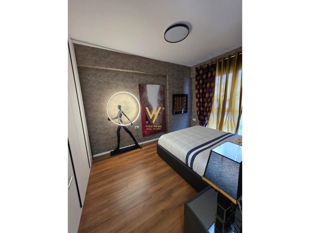 JEPET APARTAMENT 1+1 ME QERA TE 21 DHJETORI PRANË MONDIALIT 850 EURO 3