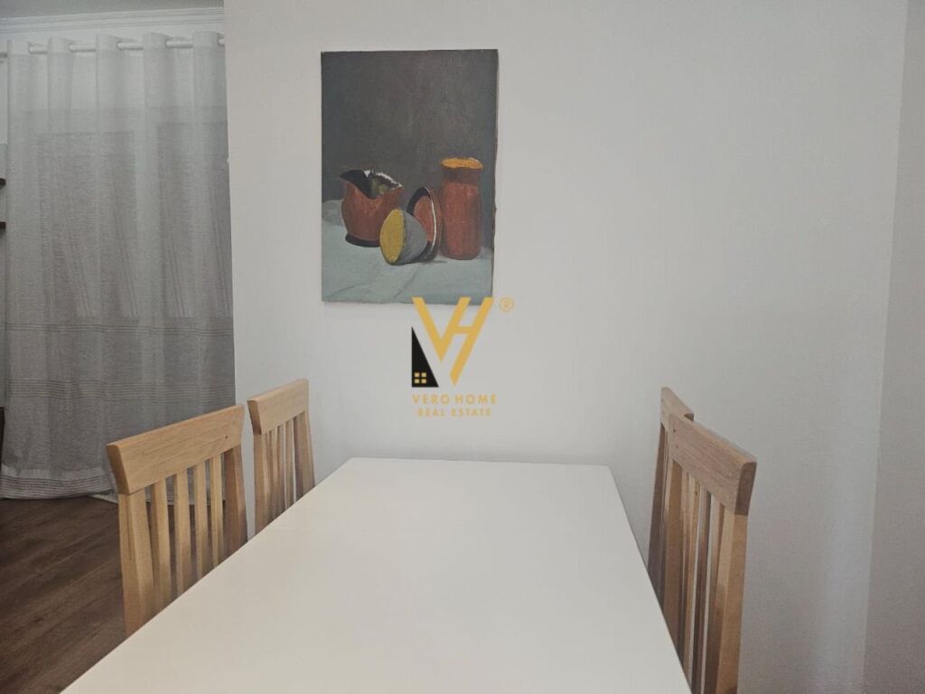 Jepet Apartament 2+1+ballkon me qera te Kodra e Diellit 80 m2 2