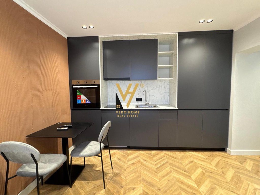 SHITEN 2 APARTAMENTE + STUDO TE RRUGA MINE PEZA 268.000 EURO 2