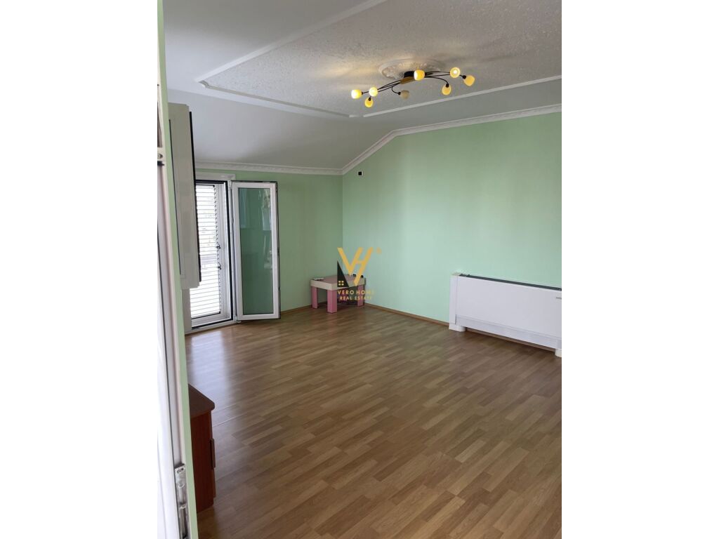 Shitet vile tre kateshe ne Institut 430 m2 4