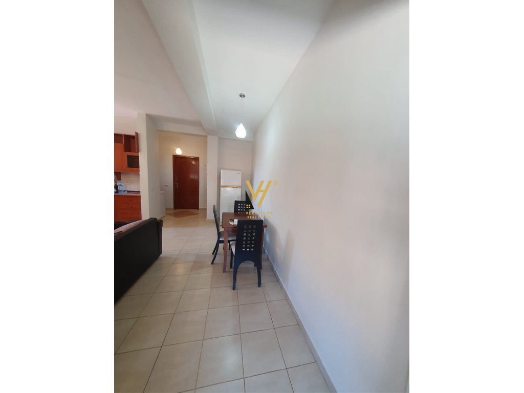 JEPET APARTAMENT 1+1+BLK ME QERA NE SELITE 45.000 LEKE 2