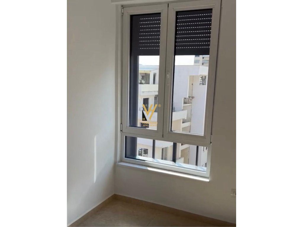 JEPET ZYRE 105 M2 ME QERA TE MYSLYM SHYRI 1.100 EURO
