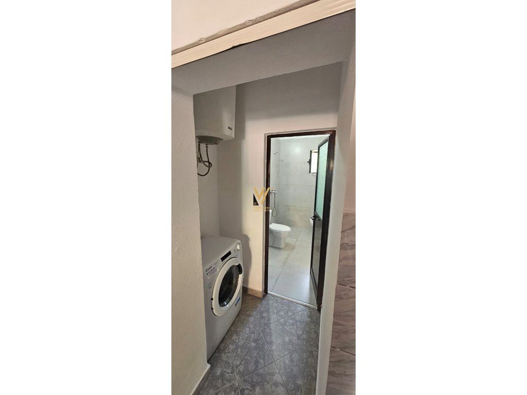 JEPET HYRJE 1+1 ME QIRA TE ISH PARKU I AUTOBUZAVE 550 EURO 4