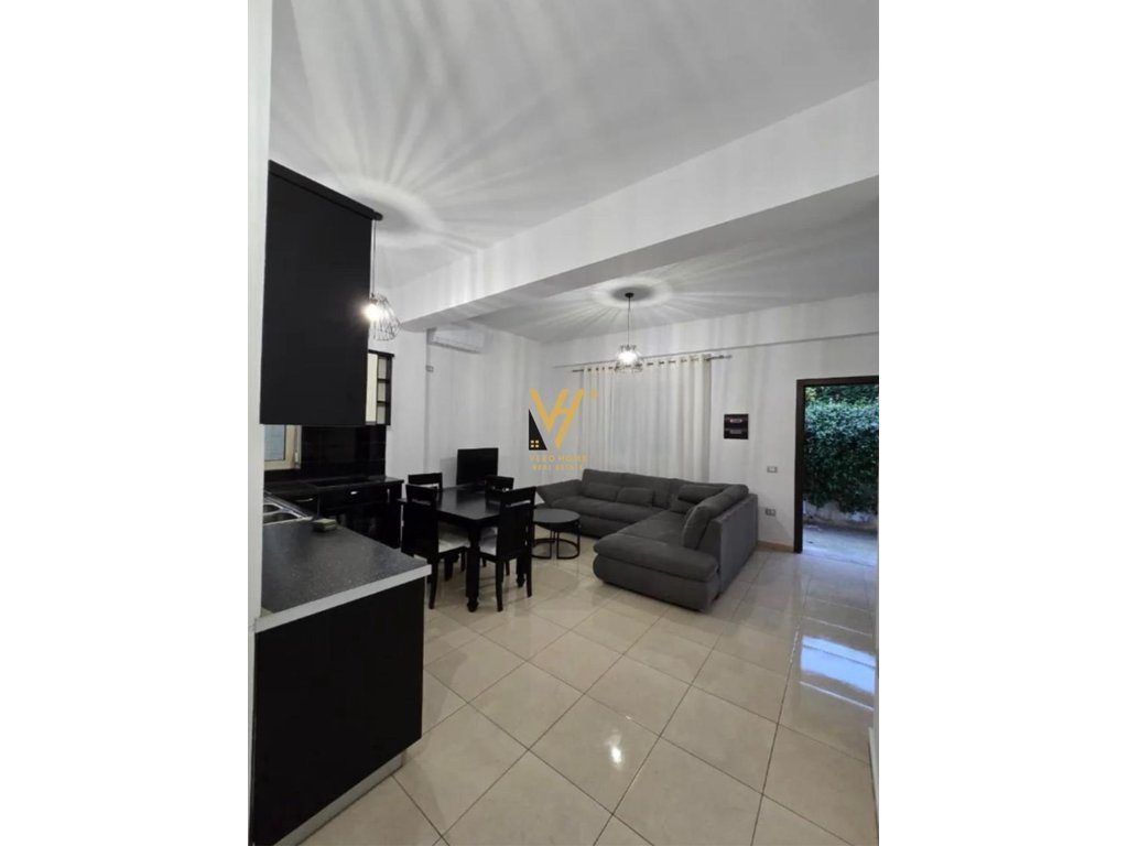 JEPET APARTAMENT 1+1+BLK ME QERA TE QYTET STUDENTI 450 EURO
